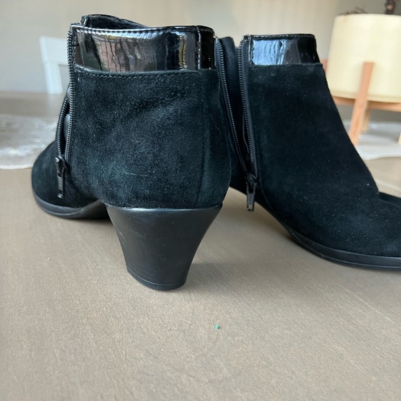 Munro Hope High Heels Black Suede Ankle Boots - Picture 6 of 9